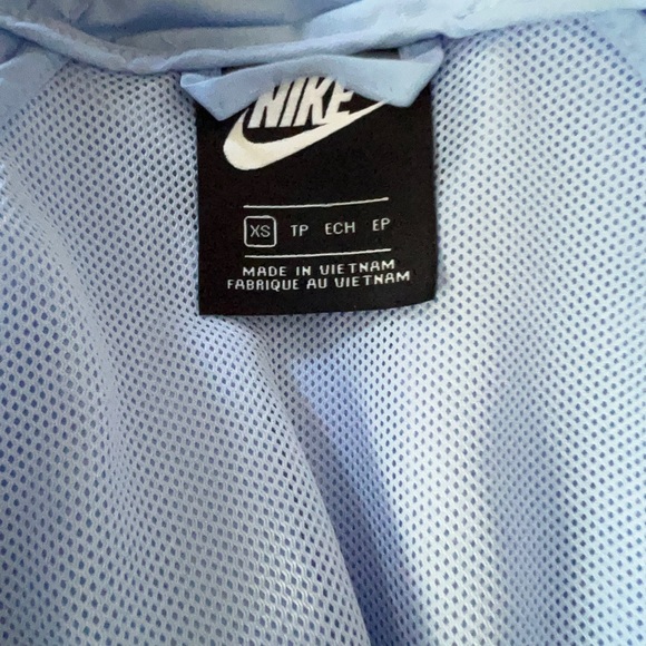 Nike Jacket - Picture 4 of 4